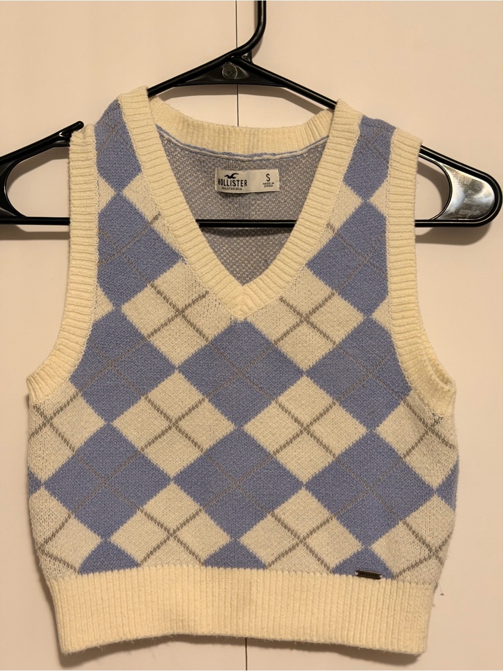Hollister Cream & Light Blue Argyle V-Neck Sweater Vest